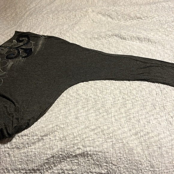 Long sleeve v neck front and back dark grey cinched bottom top with sequins - Picture 5 of 5